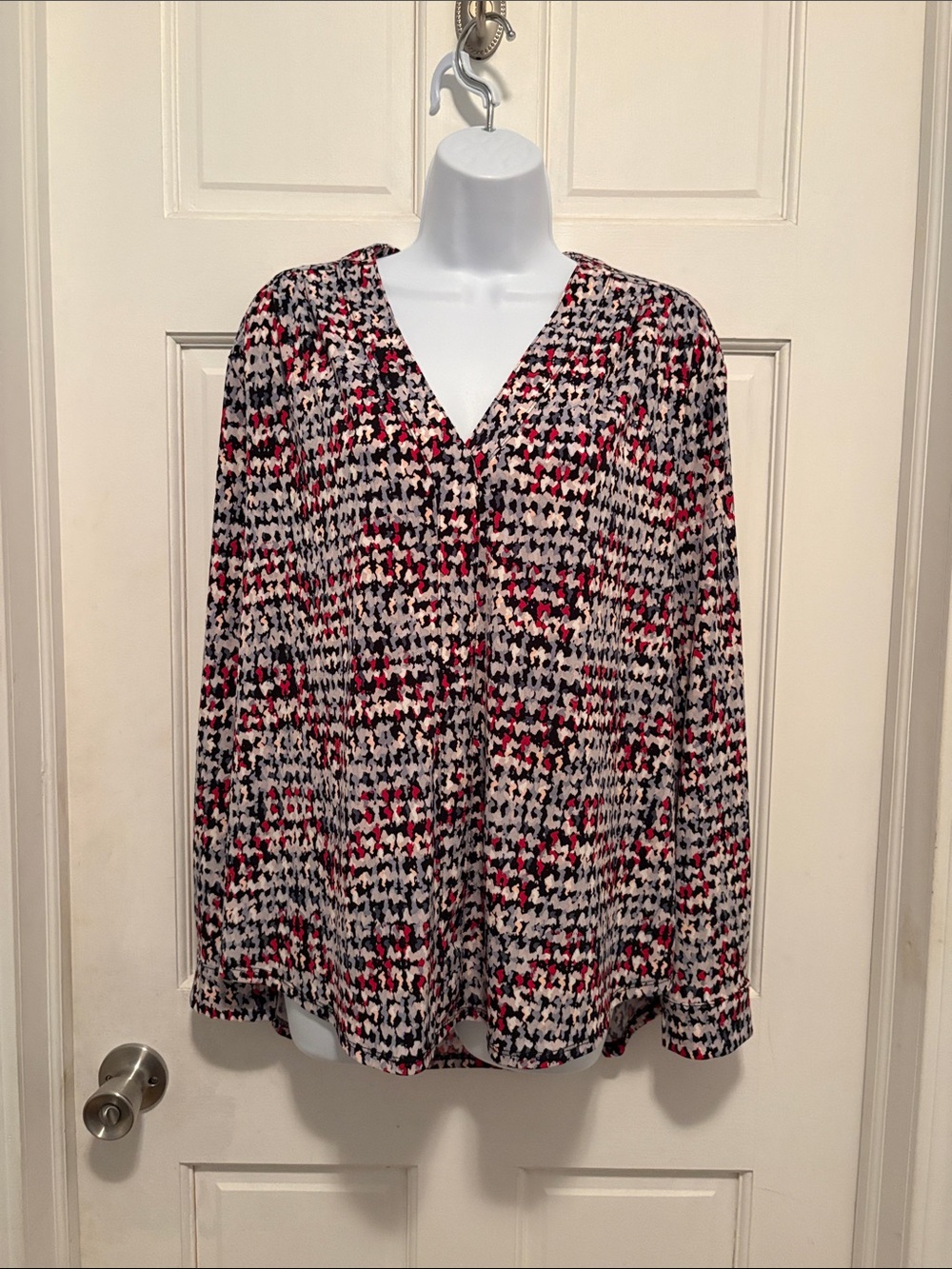 Cato Long-Sleeve V-Neck Blouse in Red, Black & Cream